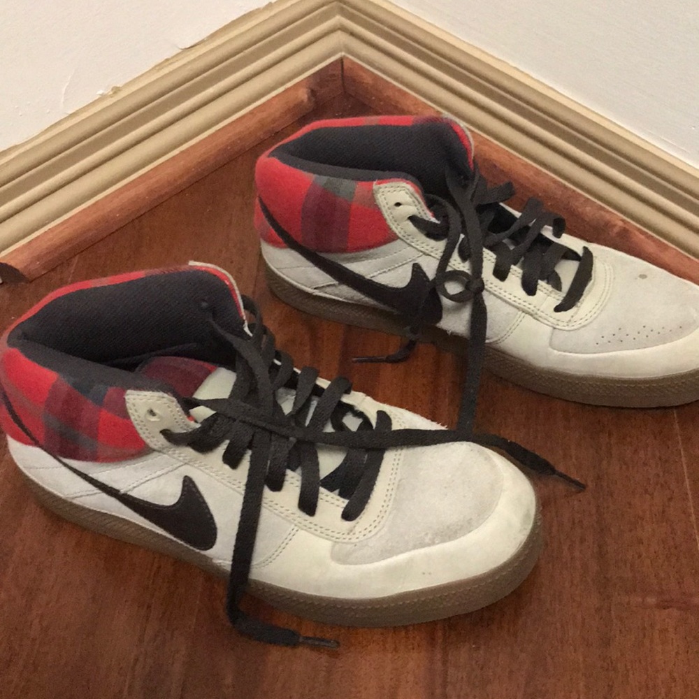 Size 9 Nike’s